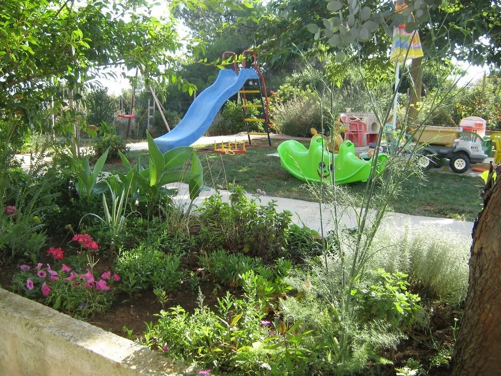 Guest house Villa Triton Vinkuran