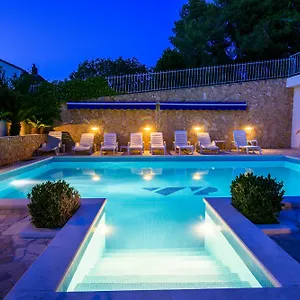Boutique Paula Bed & Breakfast Okrug Gornji