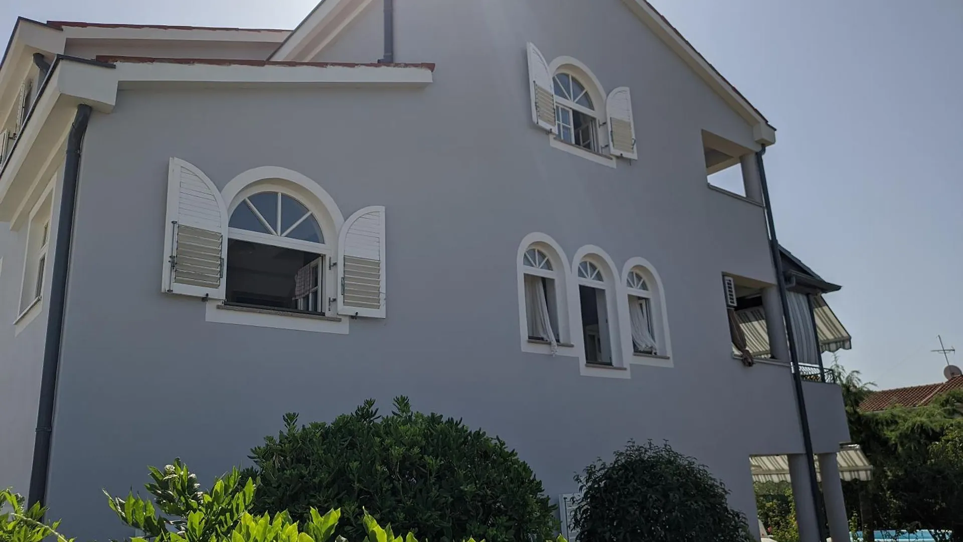 Pensión Villa Triton Vinkuran