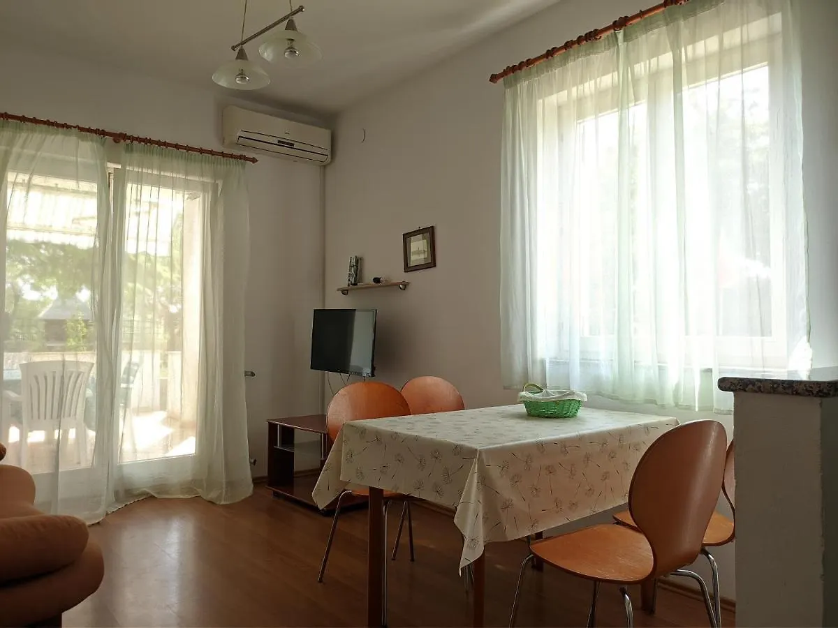 Pensión Villa Triton Vinkuran